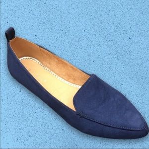 New in box blue flats by Nature Breeze.